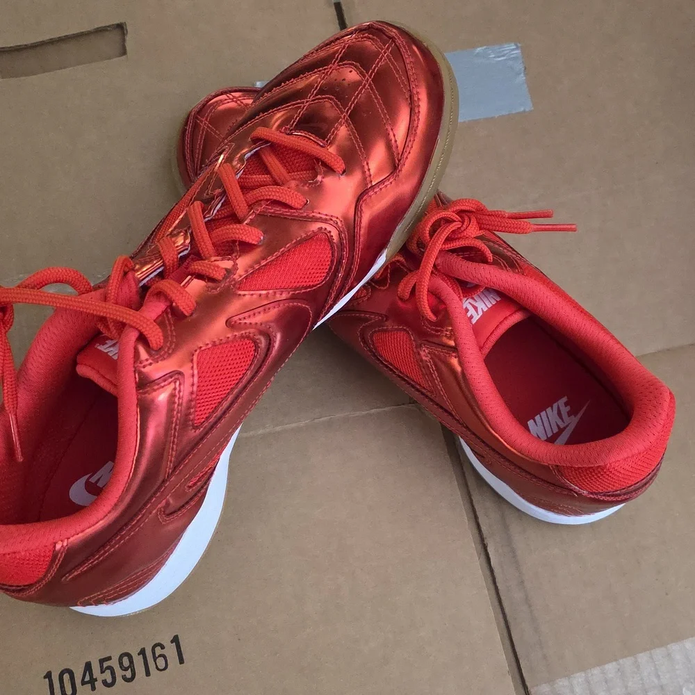 Mens Size 10.5 Nike Gato LV8 Box Label in Crimson and White - Picture 4 of 5